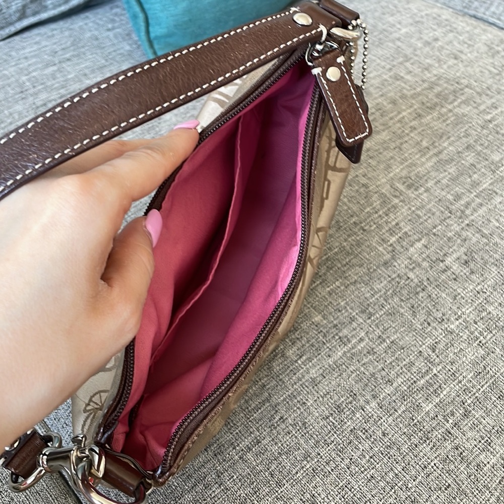 ***SOLD***Vintage Coach Wristlet - Picture 7 of 7